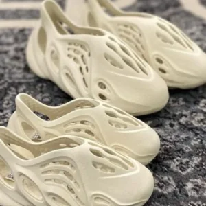 Yeezy Foam Runner Pallets